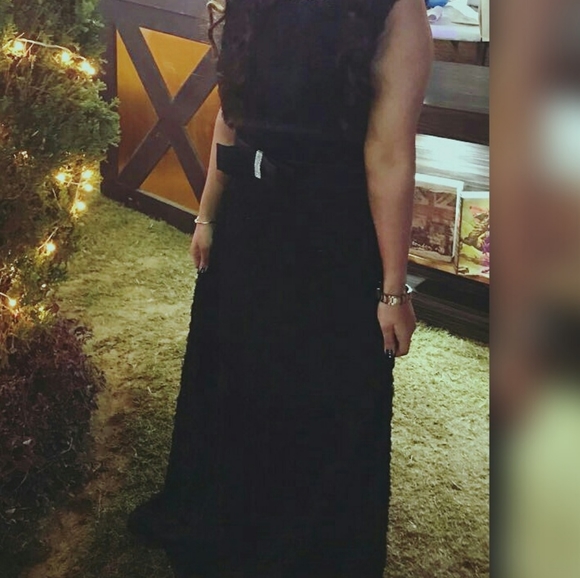 Black evening gown - Picture 7 of 10